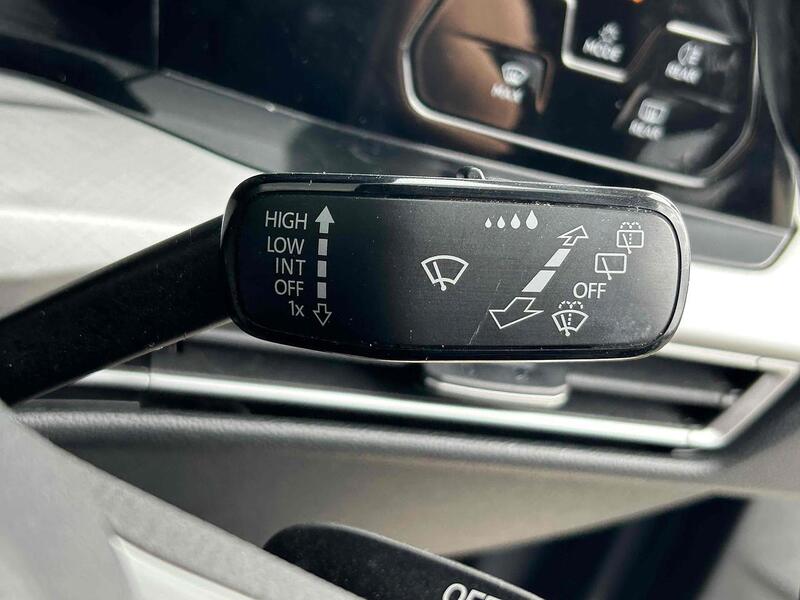 Volkswagen 1.0 eTSI MHEV Life Hatchback 5dr Petrol Hybrid DSG Euro 6 (s/s) (110 ps)