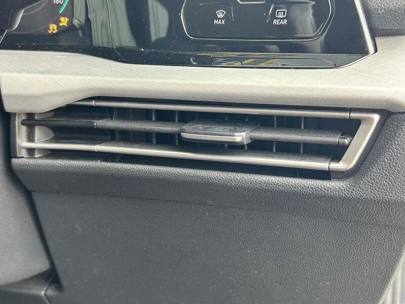 Volkswagen 1.0 eTSI MHEV Life Hatchback 5dr Petrol Hybrid DSG Euro 6 (s/s) (110 ps)