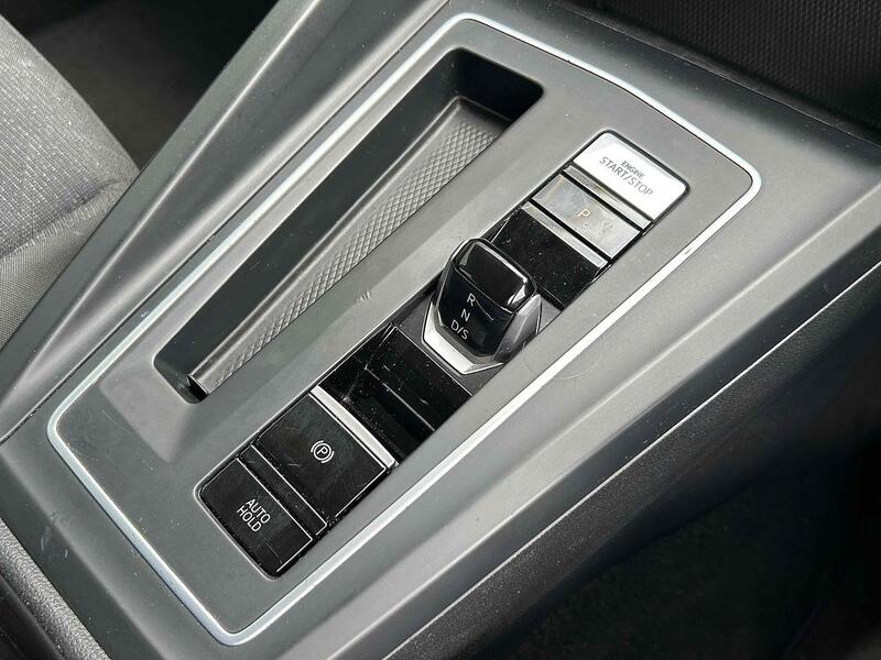 Volkswagen 1.0 eTSI MHEV Life Hatchback 5dr Petrol Hybrid DSG Euro 6 (s/s) (110 ps)