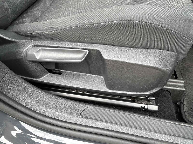 Volkswagen 1.0 eTSI MHEV Life Hatchback 5dr Petrol Hybrid DSG Euro 6 (s/s) (110 ps)