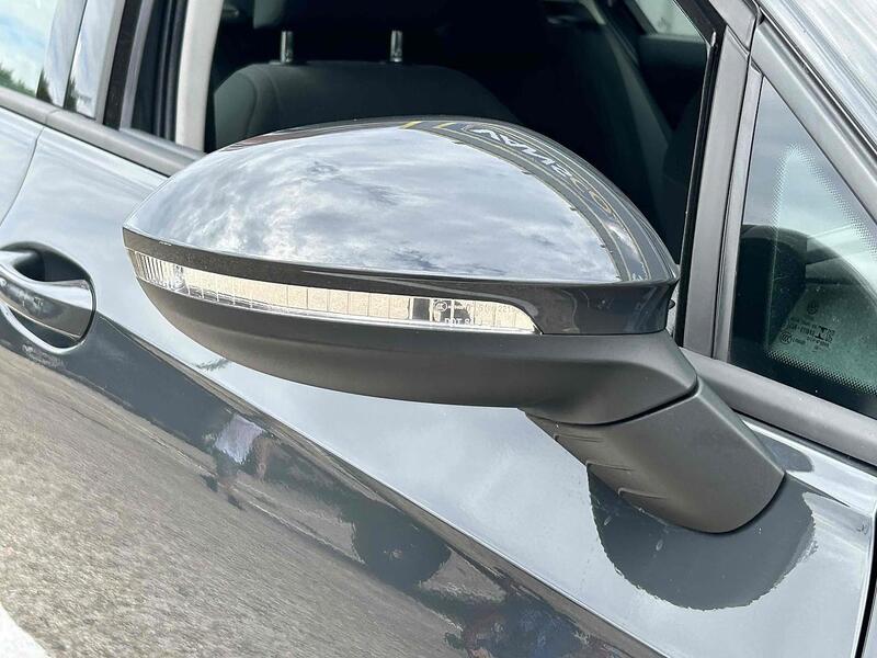 Volkswagen 1.0 eTSI MHEV Life Hatchback 5dr Petrol Hybrid DSG Euro 6 (s/s) (110 ps)