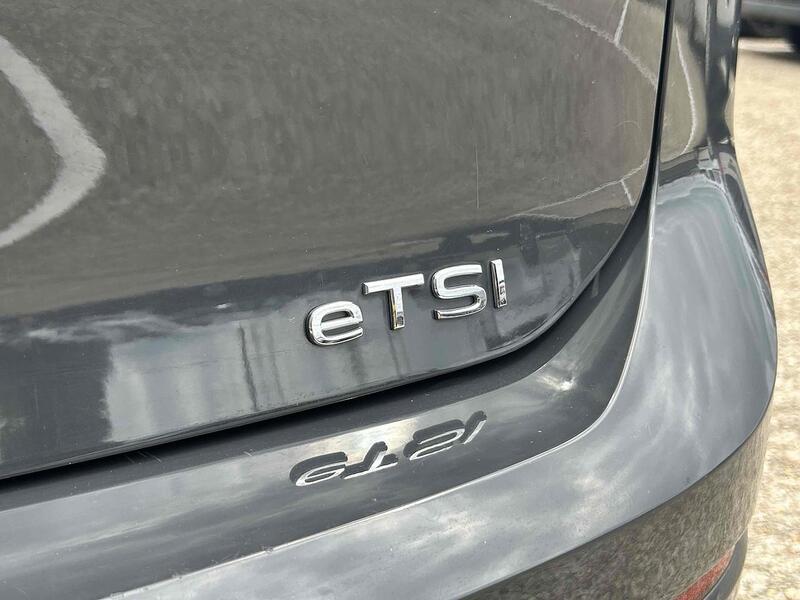 Volkswagen 1.0 eTSI MHEV Life Hatchback 5dr Petrol Hybrid DSG Euro 6 (s/s) (110 ps)