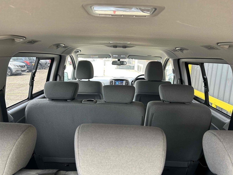 Hyundai 2.5 CRDi SE Nav MPV 5dr Diesel Manual Euro 6 (136 ps)