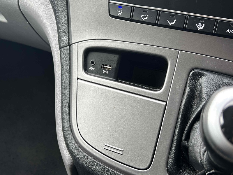 Hyundai 2.5 CRDi SE Nav MPV 5dr Diesel Manual Euro 6 (136 ps)