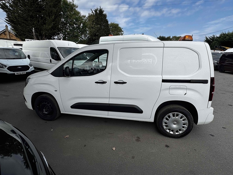 Vauxhall 1.6 Turbo D 2300 Sportive Panel Van 4dr Diesel Manual L1 H1 Euro 6 (s/s) (100 ps)