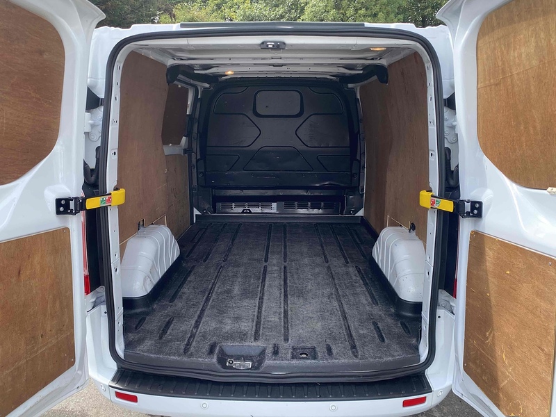 Ford 2.0 300 EcoBlue Limited Panel Van 5dr Diesel Manual L1 H1 Euro 6 (130 ps)