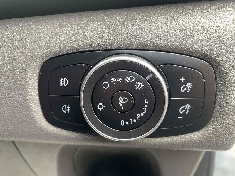 Ford 2.0 300 EcoBlue Limited Panel Van 5dr Diesel Manual L1 H1 Euro 6 (130 ps)