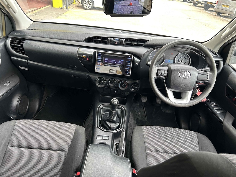 Toyota D-4D Active Pickup 2.4 Manual Diesel