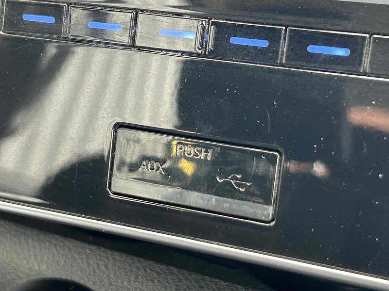 Toyota D-4D Active Pickup 2.4 Manual Diesel