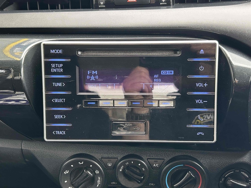 Toyota D-4D Active Pickup 2.4 Manual Diesel