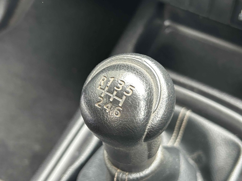 Toyota D-4D Active Pickup 2.4 Manual Diesel