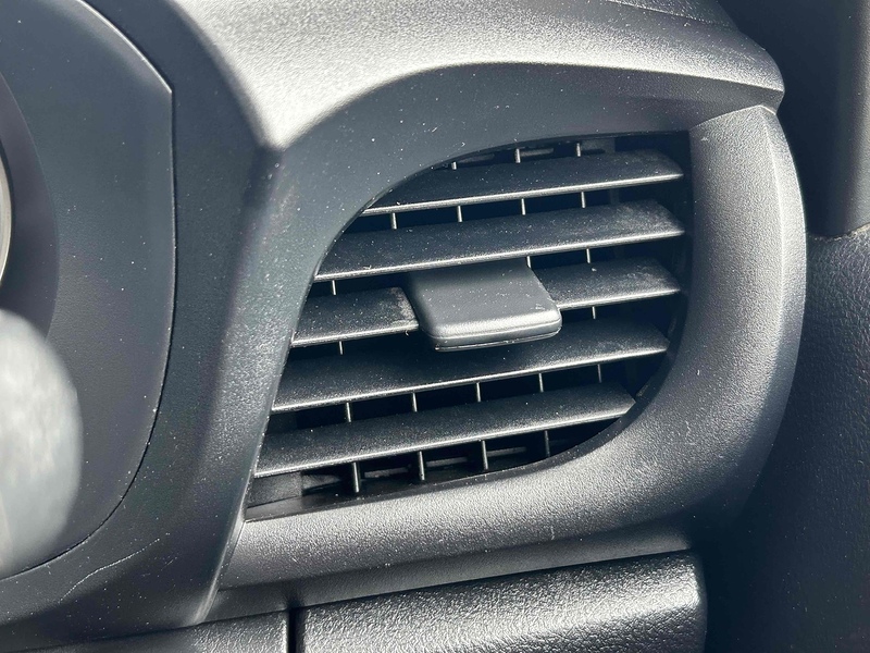 Toyota D-4D Active Pickup 2.4 Manual Diesel