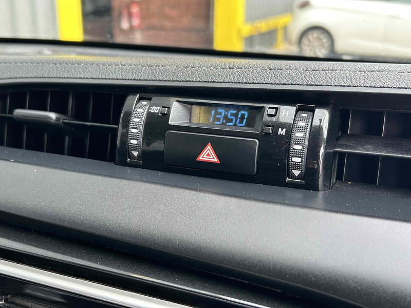 Toyota D-4D Active Pickup 2.4 Manual Diesel