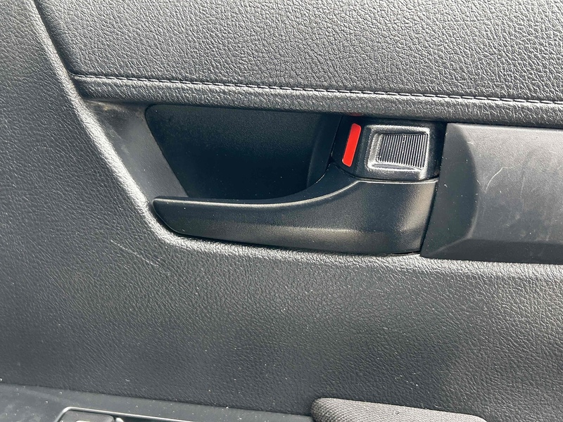 Toyota D-4D Active Pickup 2.4 Manual Diesel