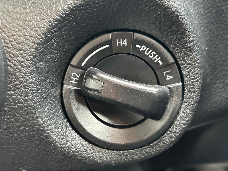 Toyota D-4D Active Pickup 2.4 Manual Diesel