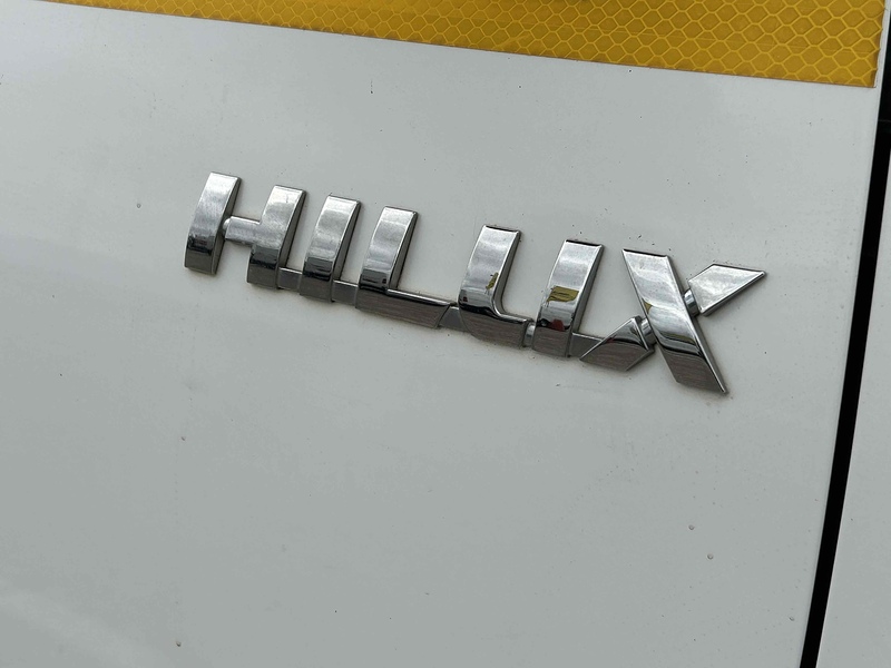 Toyota D-4D Active Pickup 2.4 Manual Diesel