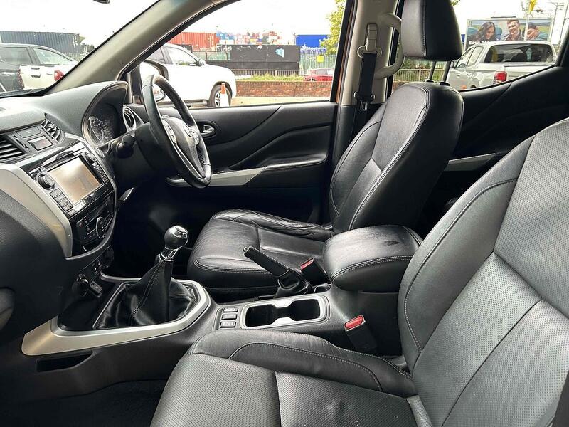 Nissan dCi Tekna Pickup 2.3 Manual Diesel
