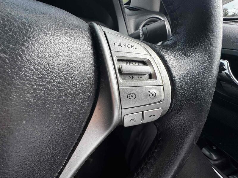 Nissan dCi Tekna Pickup 2.3 Manual Diesel