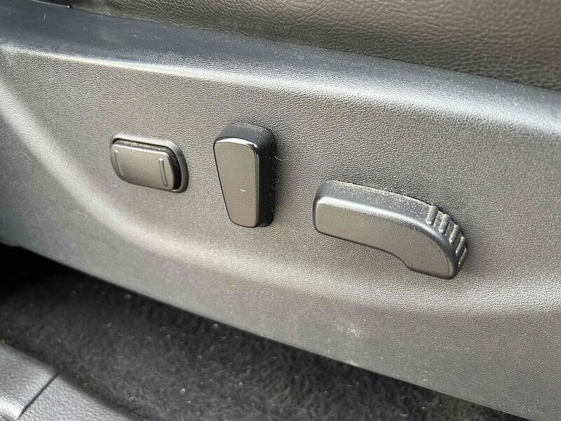 Nissan dCi Tekna Pickup 2.3 Manual Diesel