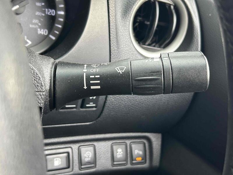 Nissan dCi Tekna Pickup 2.3 Manual Diesel