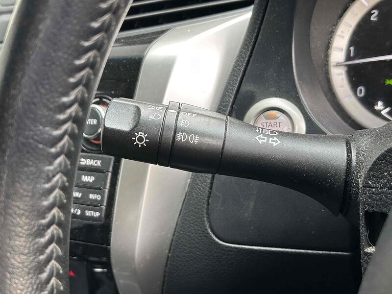 Nissan dCi Tekna Pickup 2.3 Manual Diesel