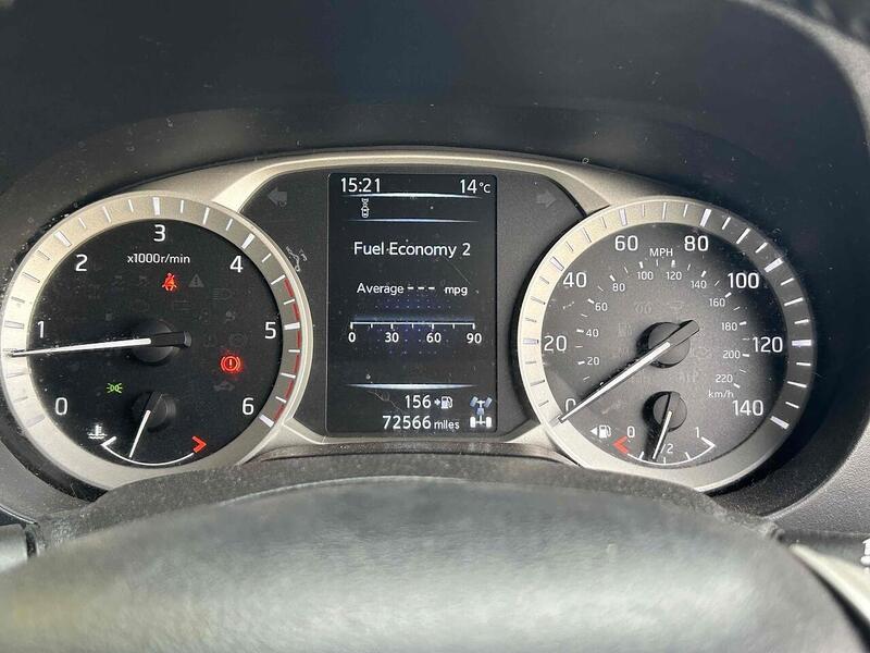 Nissan dCi Tekna Pickup 2.3 Manual Diesel