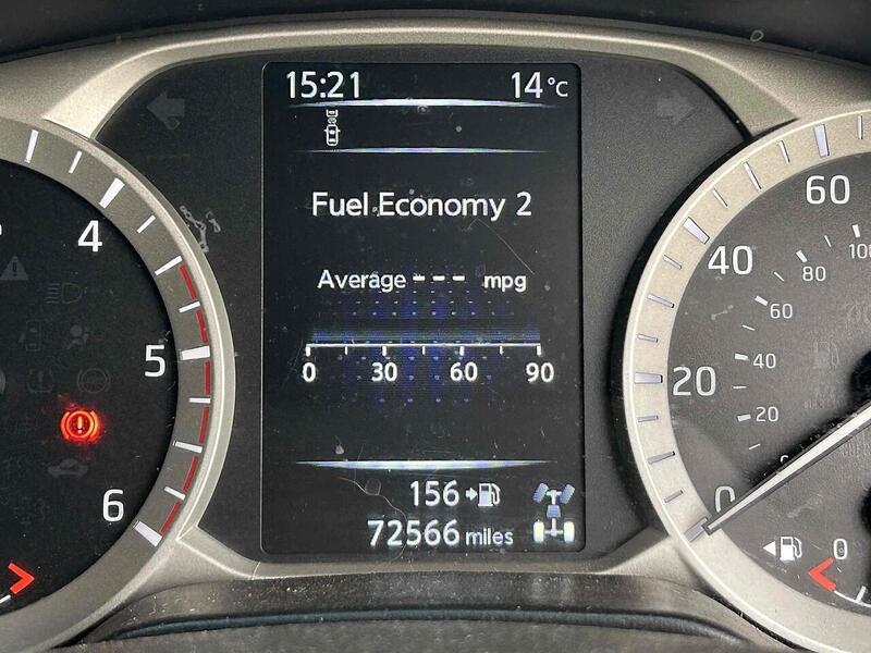 Nissan dCi Tekna Pickup 2.3 Manual Diesel