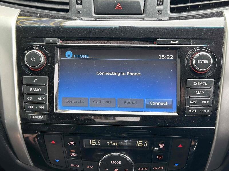 Nissan dCi Tekna Pickup 2.3 Manual Diesel