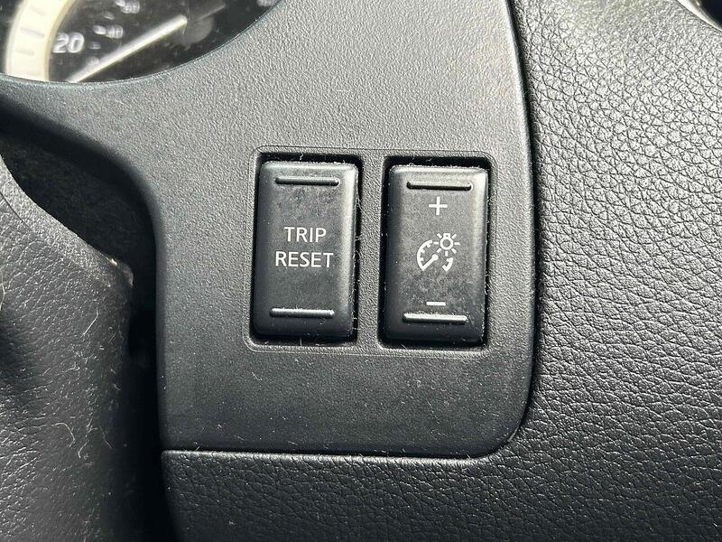 Nissan dCi Tekna Pickup 2.3 Manual Diesel