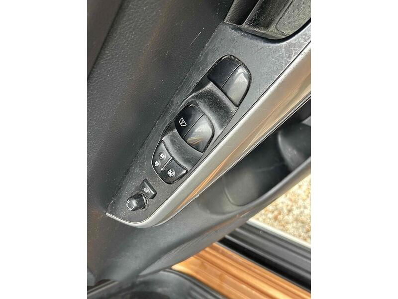 Nissan dCi Tekna Pickup 2.3 Manual Diesel