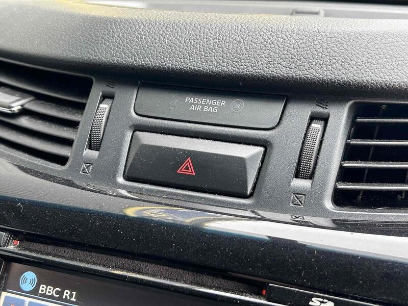 Nissan dCi Tekna Pickup 2.3 Manual Diesel