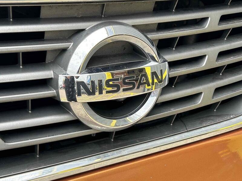 Nissan dCi Tekna Pickup 2.3 Manual Diesel