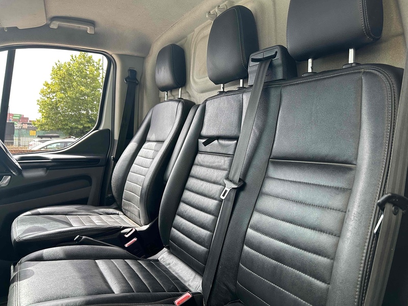 Ford 300 EcoBlue Trail Panel Van 2.0 Manual Diesel