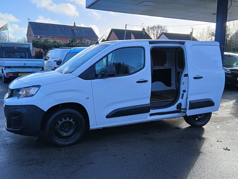 Peugeot 1.5 BlueHDi 1000 Professional Standard Panel Van 5dr Diesel Manual SWB Euro 6 (s/s) (100 bhp)