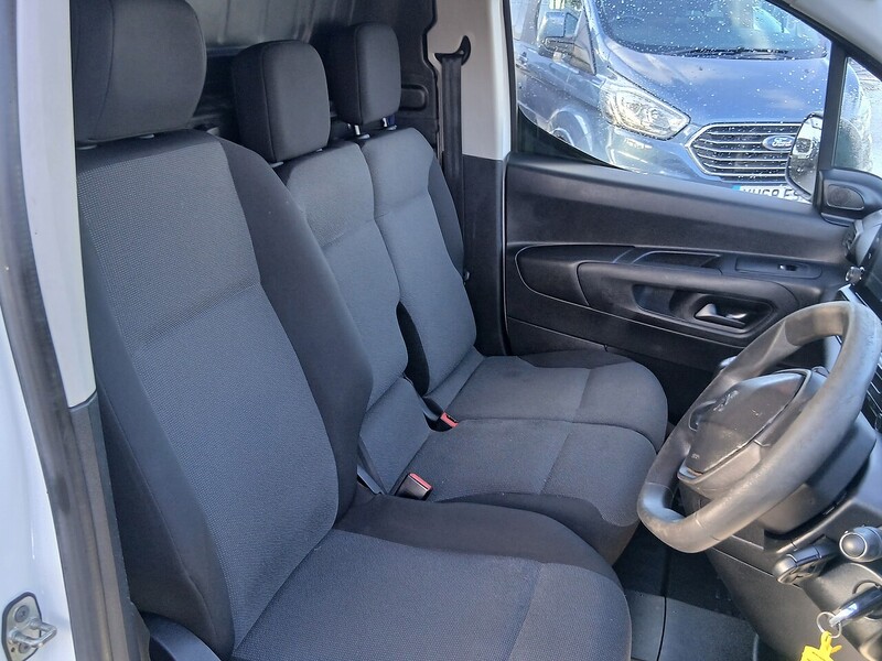 Peugeot 1.5 BlueHDi 1000 Professional Standard Panel Van 5dr Diesel Manual SWB Euro 6 (s/s) (100 bhp)