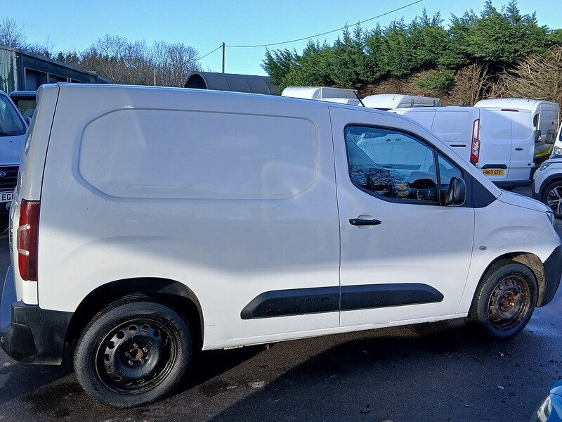 Peugeot 1.5 BlueHDi 1000 Professional Standard Panel Van 5dr Diesel Manual SWB Euro 6 (s/s) (100 bhp)