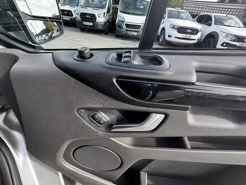 Ford 2.0 280 EcoBlue Limited Panel Van 5dr Diesel Manual L1 H1 Euro 6 (s/s) (130 ps)