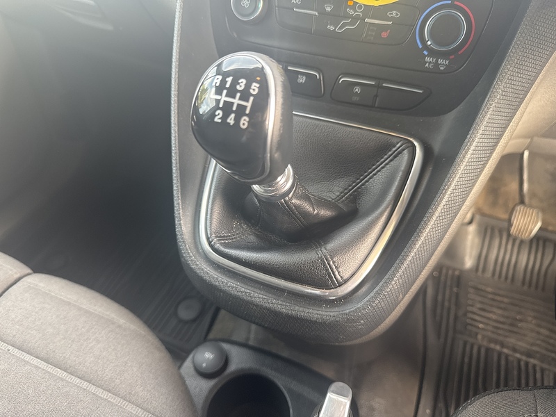 Ford 1.5 240 EcoBlue Limited Panel Van 5dr Diesel Manual L2 Euro 6 (s/s) (120 ps)