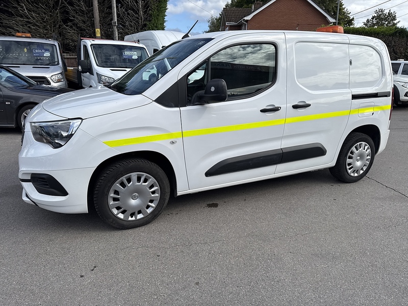 Vauxhall 1.5 Turbo D 2000 Sportive Panel Van 4dr Diesel Manual L1 H1 Euro 6 (s/s) (100 ps)
