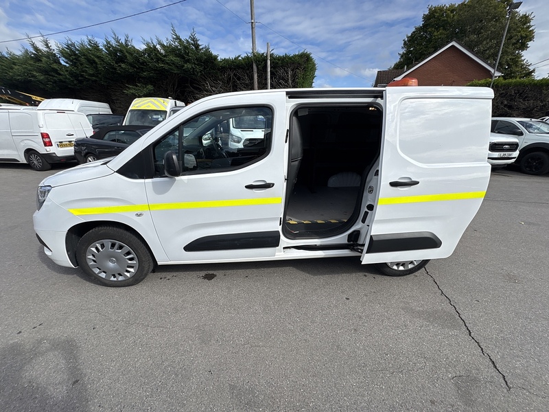 Vauxhall 1.5 Turbo D 2000 Sportive Panel Van 4dr Diesel Manual L1 H1 Euro 6 (s/s) (100 ps)