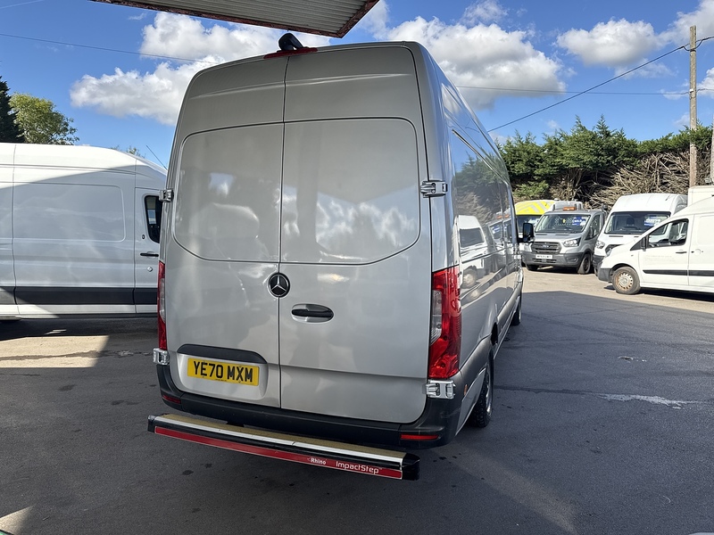 Mercedes-Benz 2.0 315 CDI Progressive Panel Van 5dr Diesel Manual RWD L3 H2 Euro 6 (s/s) (150 ps)