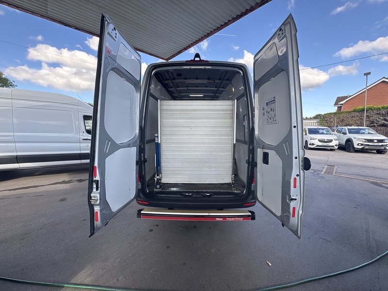 Mercedes-Benz 2.0 315 CDI Progressive Panel Van 5dr Diesel Manual RWD L3 H2 Euro 6 (s/s) (150 ps)