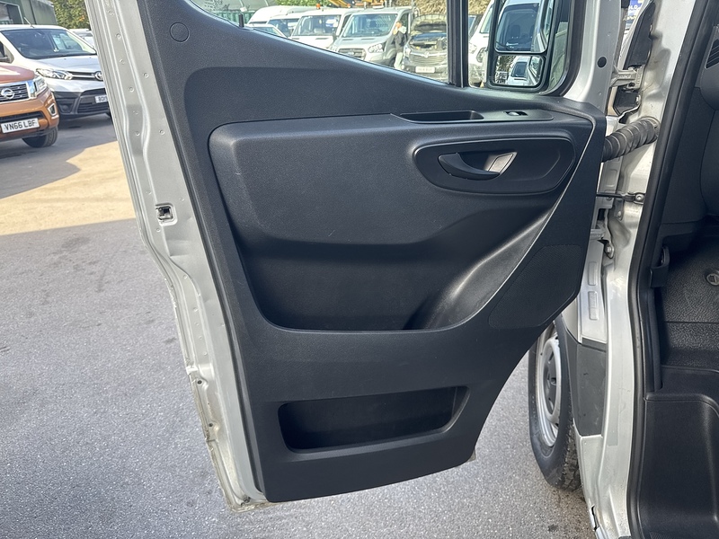 Mercedes-Benz 2.0 315 CDI Progressive Panel Van 5dr Diesel Manual RWD L3 H2 Euro 6 (s/s) (150 ps)