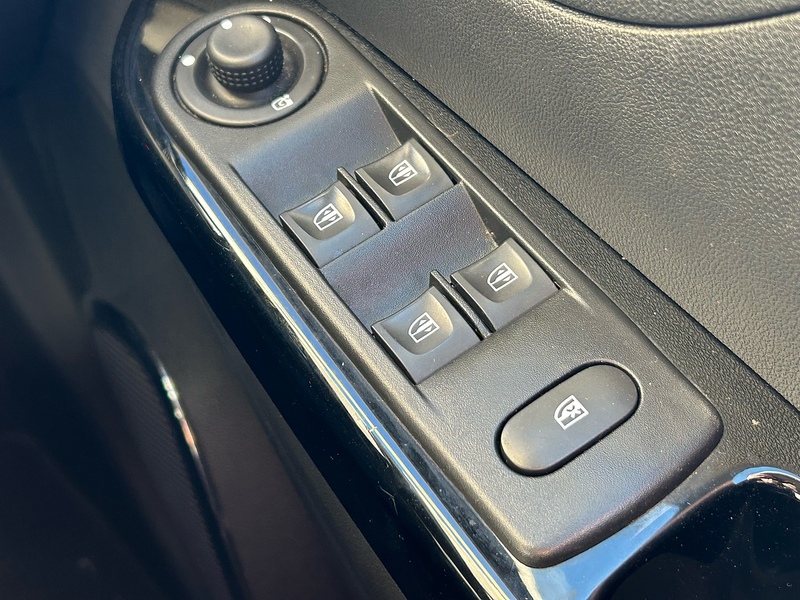 Renault 1.5 dCi ENERGY Dynamique S Nav SUV 5dr Diesel Auto Euro 6 (s/s) (90 ps)