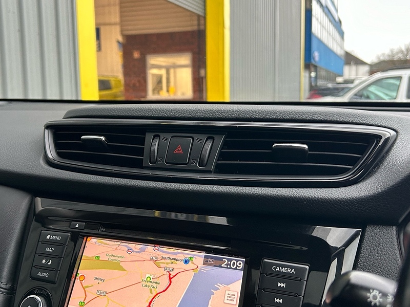 Nissan 1.3 DIG-T Acenta Premium SUV 5dr Petrol DCT Auto Euro 6 (s/s) (160 ps)