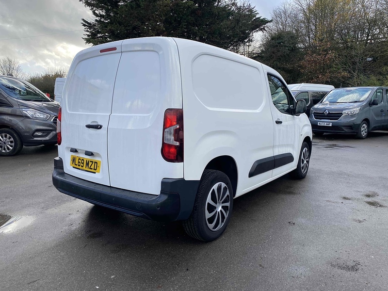 Peugeot 1.5 BlueHDi 1000 Professional Standard Panel Van 5dr Diesel Manual SWB Euro 6 (100 bhp)