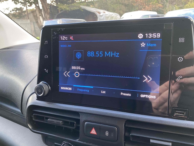 Peugeot 1.5 BlueHDi 1000 Professional Standard Panel Van 5dr Diesel Manual SWB Euro 6 (100 bhp)