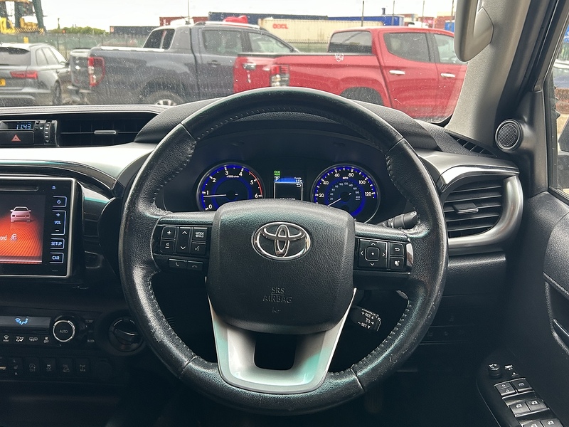 Toyota D-4D Invincible Pickup 2.4 Automatic Diesel
