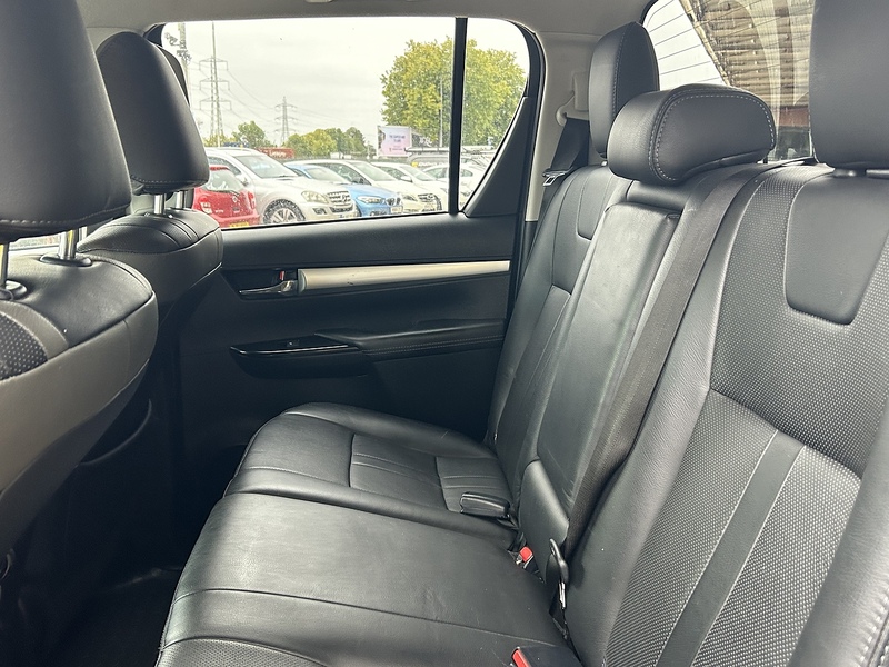 Toyota D-4D Invincible Pickup 2.4 Automatic Diesel