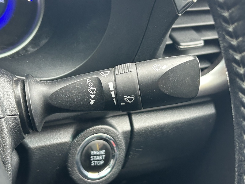 Toyota D-4D Invincible Pickup 2.4 Automatic Diesel